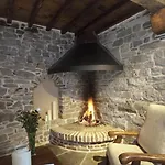 Casona De El Castañíu Hotel Serrapio