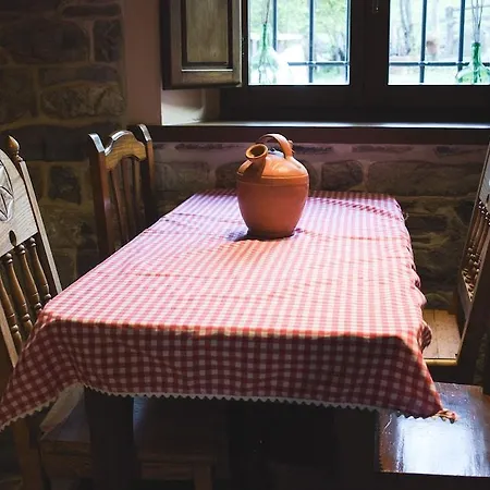 Otel Casona De El Castaniu 3*