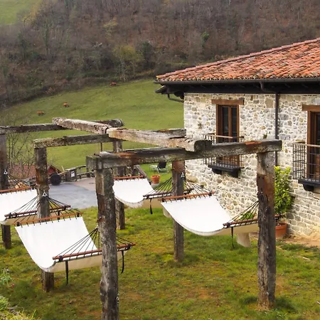 Otel Casona De El Castaniu 3*