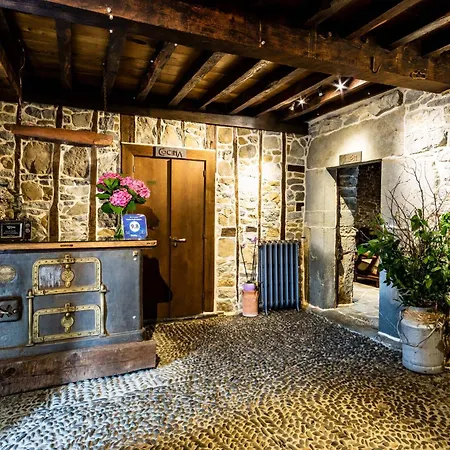 Casona De El Castañíu 3*