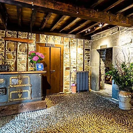 Casona De El Castaniu Hotel Serrapio