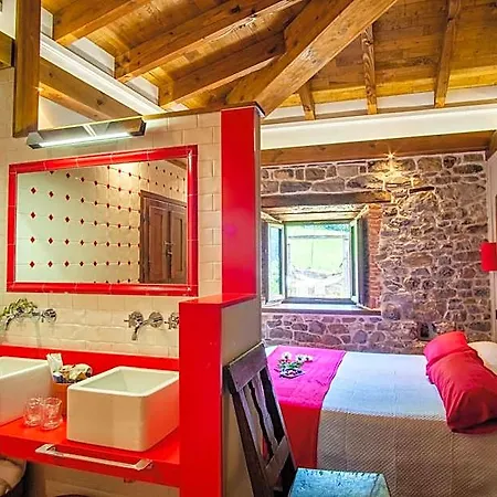 Casona De El Castaniu Hotel
