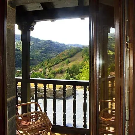 Hotel Casona De El Castaniu Serrapio