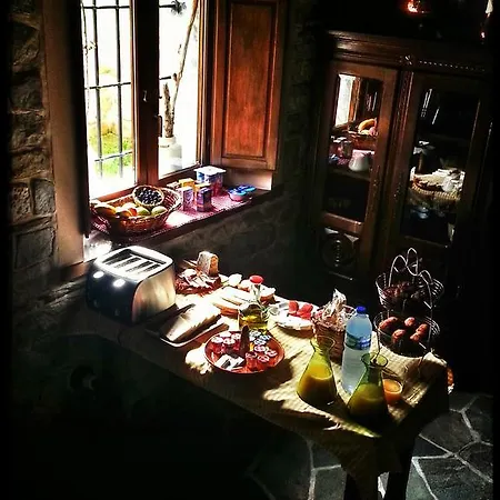 Casona De El Castaniu Otel Serrapio