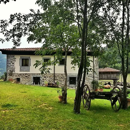 Otel Casona De El Castaniu 3*