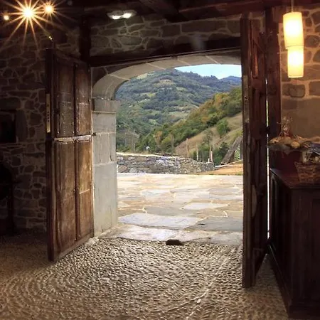Casona De El Castañíu Hotel 3*