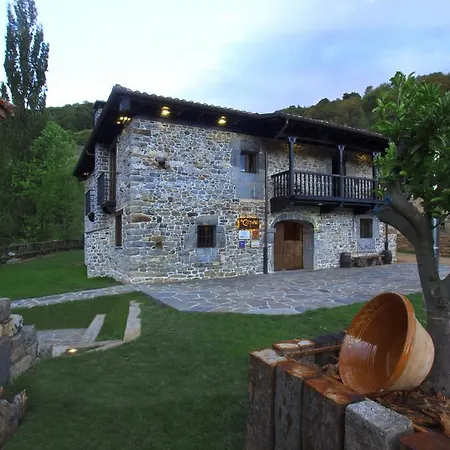 Casona De El Castañíu Hotel 3*