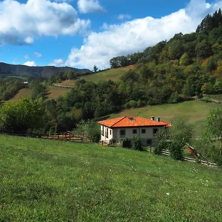 Hotel Casona De El Castaniu 3*