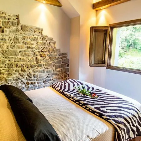 Casona De El Castañíu Serrapio