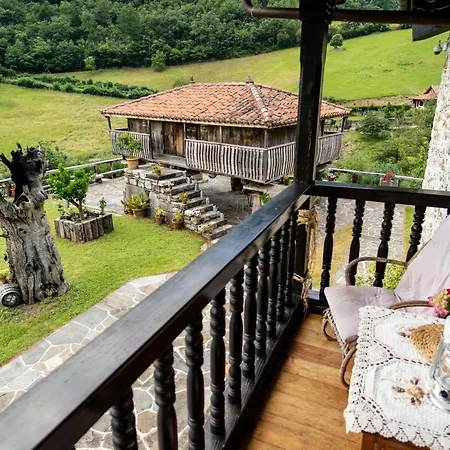 Casona De El Castañíu 3*