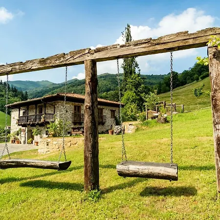 Otel Casona De El Castaniu 3*