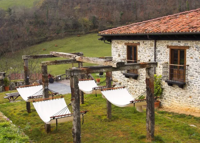 Hotel Casona De El Castaniu 3*