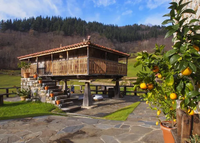 Casona De El Castaniu Hotel