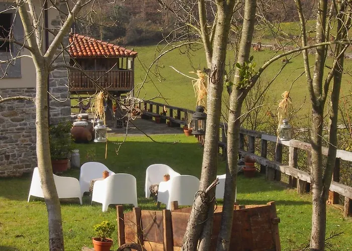 Casona De El Castaniu