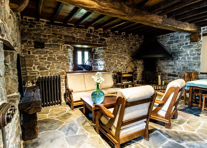 Casona De El Castaniu