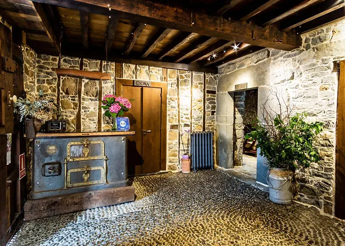 Casona De El Castaniu 3*