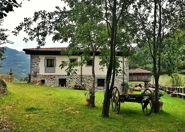 Hotel Casona De El Castaniu 3*