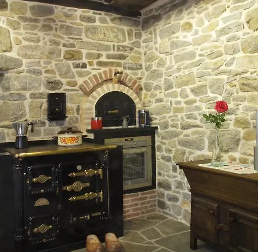 Casona De El Castaniu Hotel