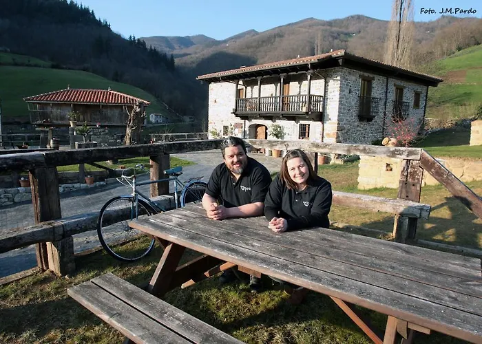 Hotel Casona De El Castaniu 3*