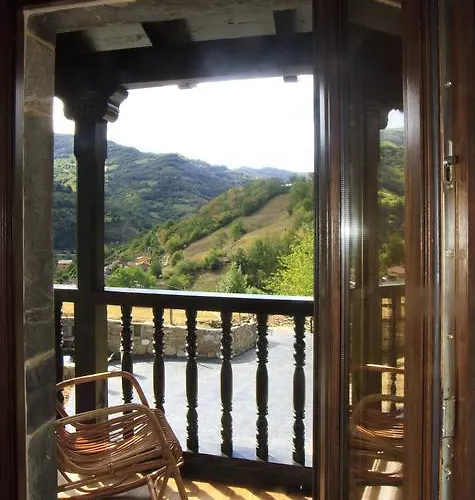 Casona De El Castaniu Hotel