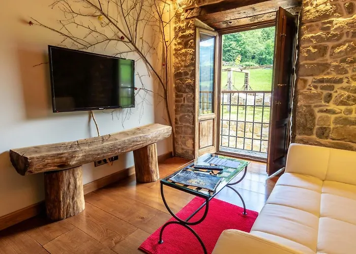 Casona De El Castaniu Hotel Serrapio