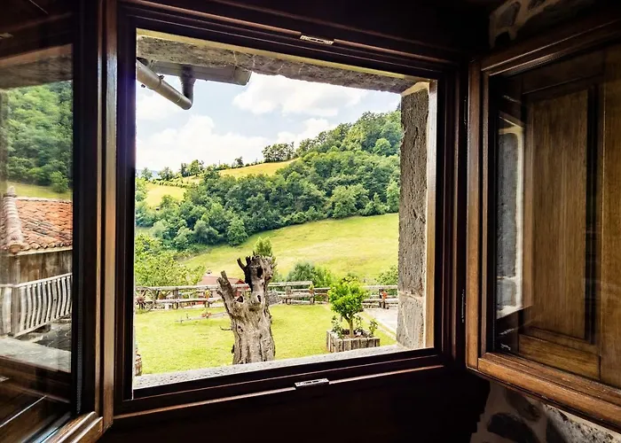 Hotel Casona De El Castaniu